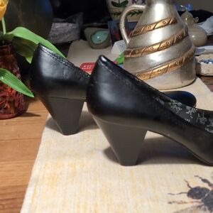 Elegant Black American Eagle Women's Heels